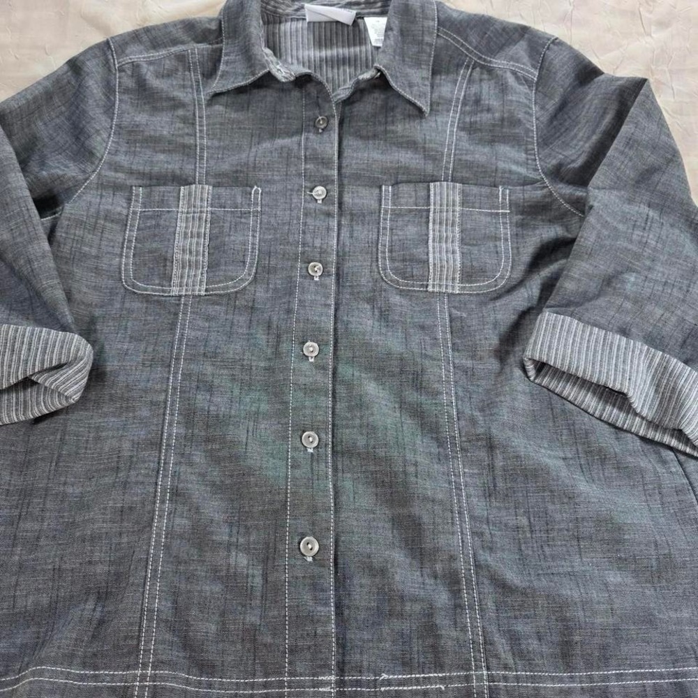 Alfred Dunner Gray Button Down Shirt Contrast Stitching Cuffed Sleeve Size 14